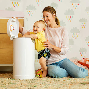 Munchkin Arm and Hammer Diaper Pail Snap